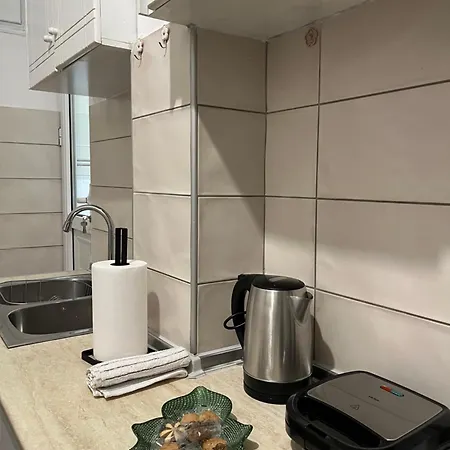 Family House 아파트 트리칼라