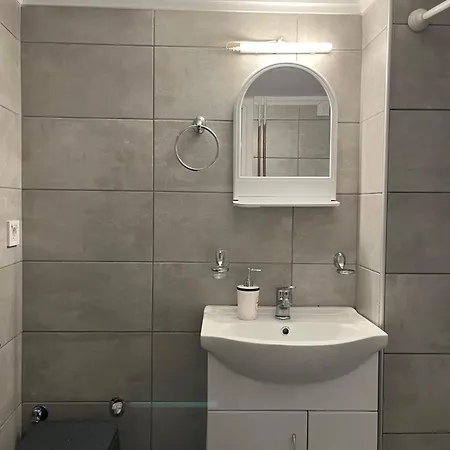 Family House 트리칼라