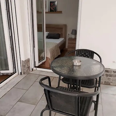 Family House 아파트 *